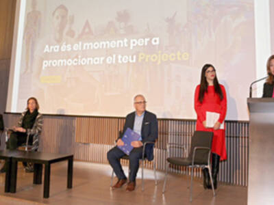 Las propuestas de Pilar del Campo y Ester Ferrando abren la última jornada de la pasarela 080 Barcelona Fashion
