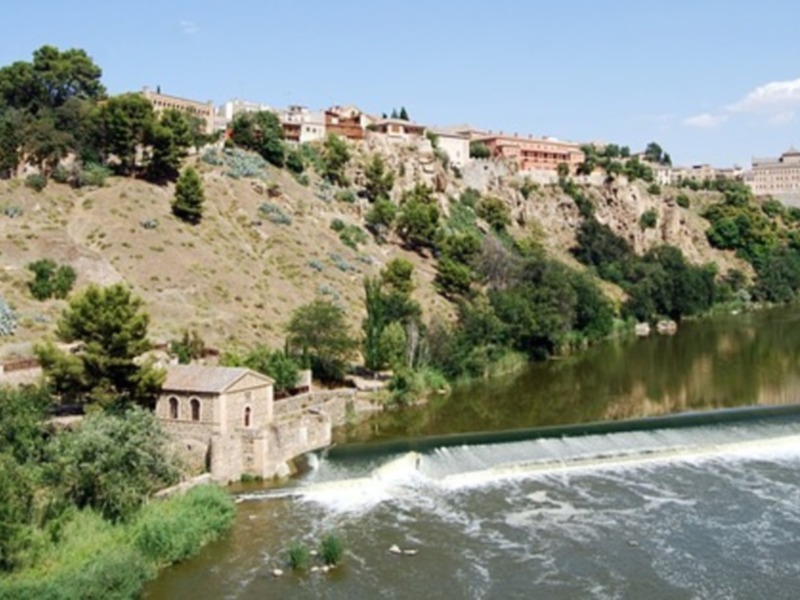 José María Checa afirma que el río Tajo nace en la fuente de Juan Rubio, 6,4 km aguas arriba de donde se pensaba que nacía el Tajo.