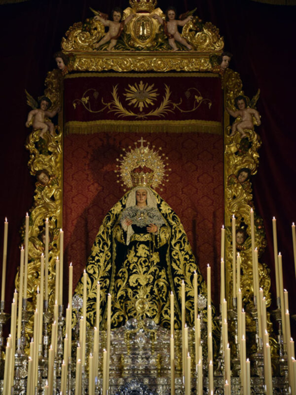 Altar del Septenario en honor a la virgen de los Dolores de Alcalá del Río