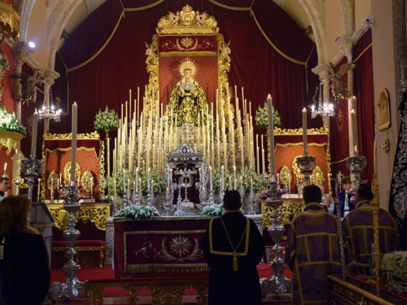 El arte de los altares de cultos de la Soledad de Alcalá del Río.