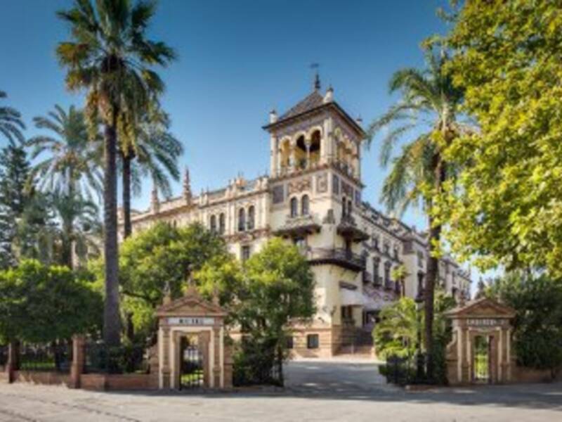Este sábado 14 de abril, coincidiendo con “El Pescaito”, El hotel Alfonso XIII a Luxury Colecction Hotel, inaugura su tradicional caseta de feria