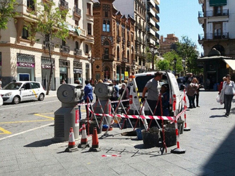 Nuevos buzones instalados en el centro de Sevilla para recogida de residuos