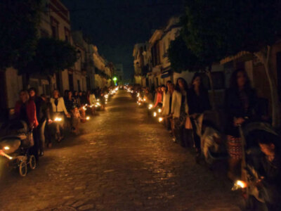 Procesión de subida de los titulares de la Hermandad de la Vera-cruz  de Alcalá del Río.
