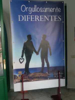 La campaña contra la homofobia y la violencia de género llega hoy al Centro de Salud Tolosa Latour, el edificio Las Palmeras y el Palacio de ferias