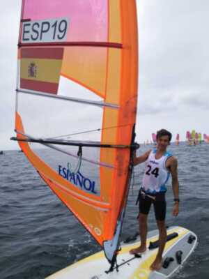 A dos pasos del podio en el Campeonato del Mundo juvenil de RS:X