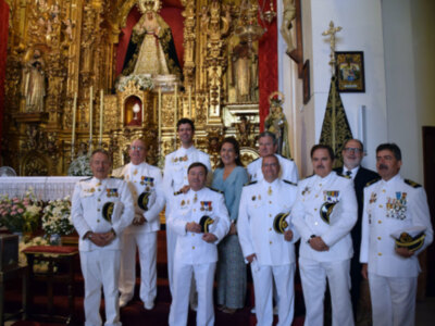 Misa de la Armada en la Capilla de los marineros, ante la Virgen del Carmen.
