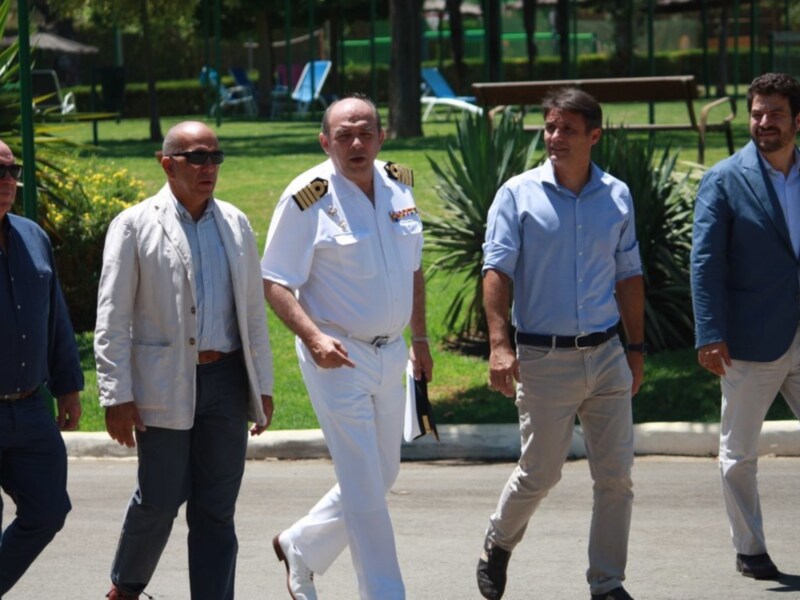 Visita del Comandante Naval de Sevilla al Club Náutico