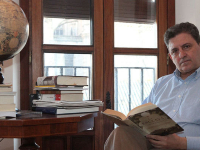 Francisco Gallardo presentará hoy jueves 26 en Chipiona su nueva novela 'Áspera seda de la muerte'