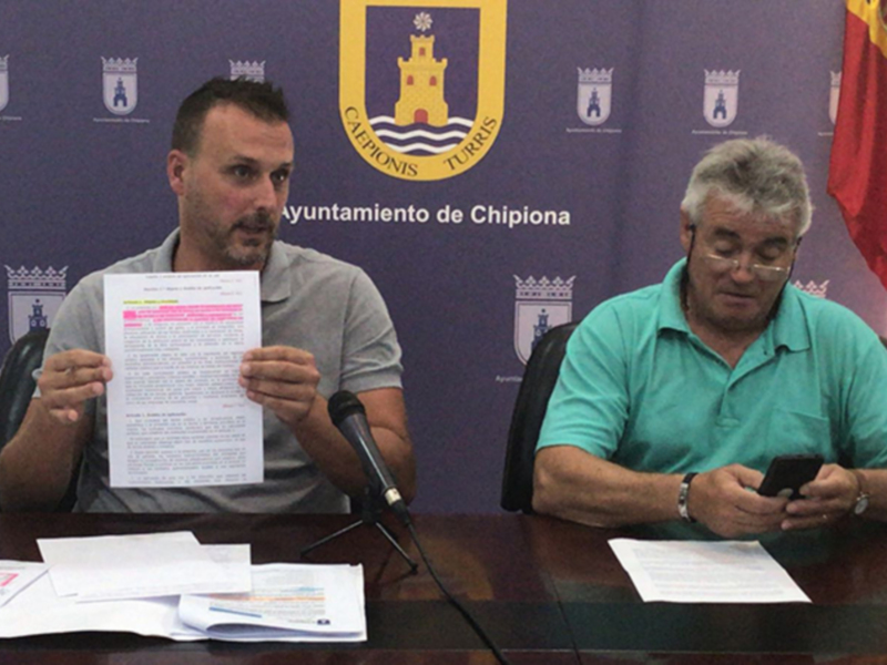 El gobierno municipal niega irregularidades en la concesión del quiosco y muestra las actas en las que los asistentes lo avalan con su firma