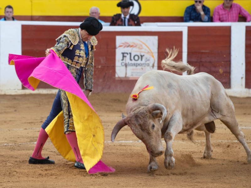 Maxime Solera abre la puerta grande en Calasparra