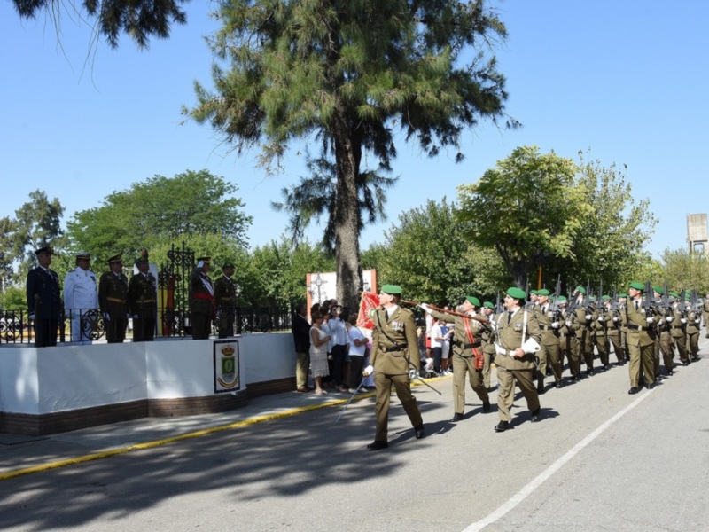Doscientos ochenta civiles juran Bandera en Torreblanca