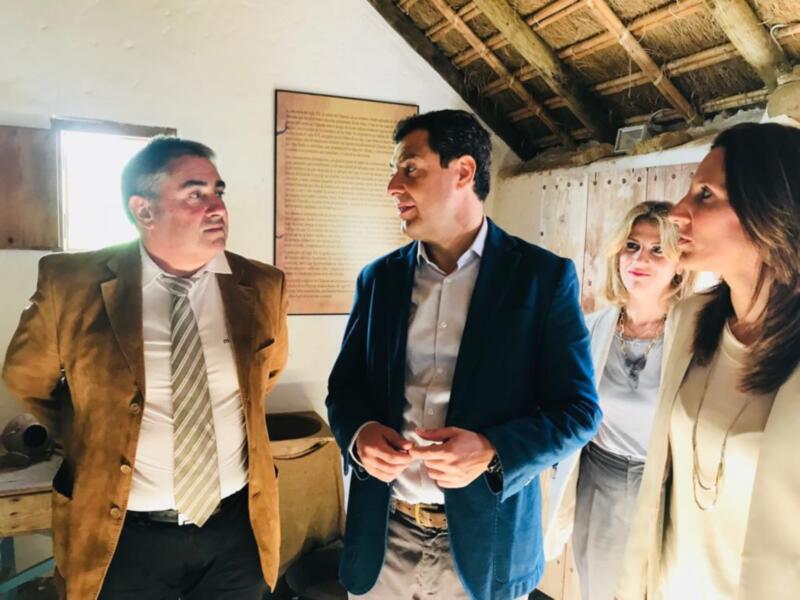 Juanma Moreno visita la Cooperativa Católico Agrícola y muestra su compromiso con el sector agroalimentario como motor de la economía andaluza