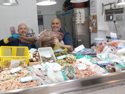 Aumenta la venta de pescado fresco de calidad en Sevilla