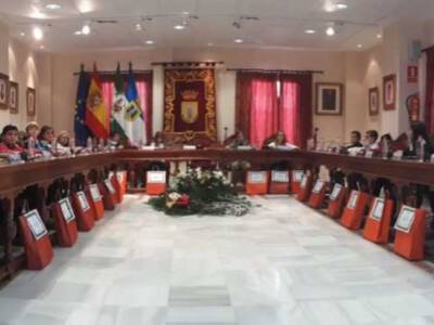 18 alumnos han llevado propuestas para mejorar la vida en Chipiona en el pleno infantil del Día de la Constitución