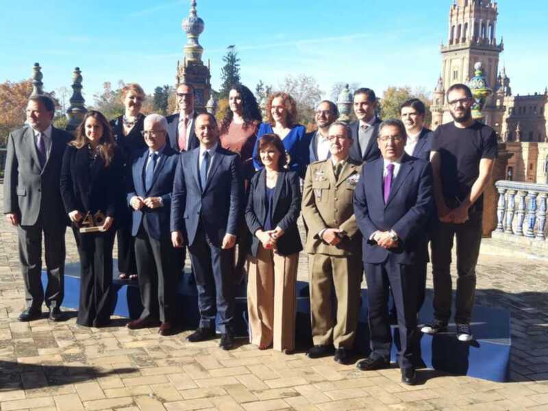 La vicepresidenta, Carmen Calvo, y el delegado del Gobierno en Andalucía, Alfonso Rodríguez Gómez de Celis, han entregado los premios Plaza de España