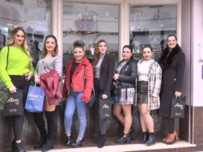 El Ayuntamiento y las Damas del Carnaval de Chipiona vuelven a promover las compras navideñas en los comercios locales