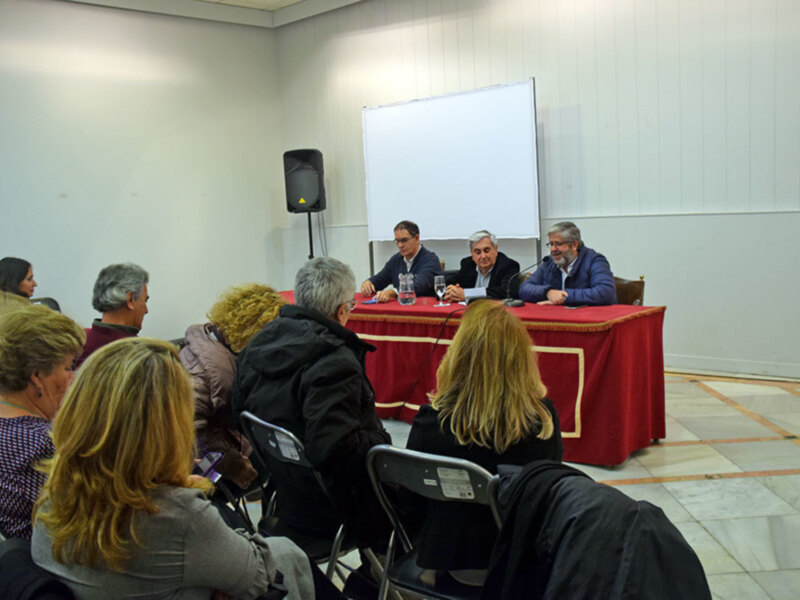 En la sede del Círculo Mercantil hispalense, se presento el libro de Francisco Aguilar Arreciado con el título de “Mar de Leva”