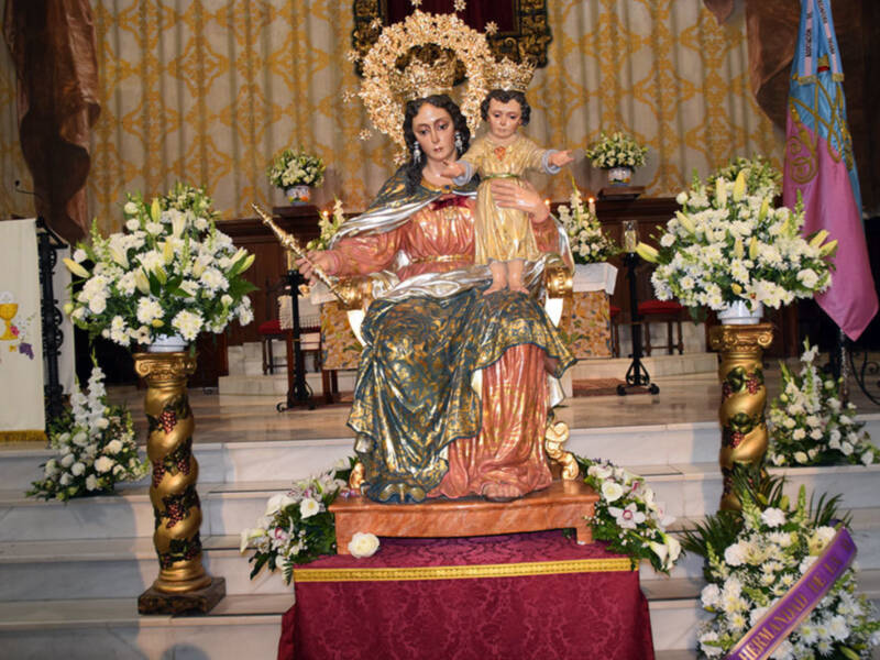 María Auxiliadora cumple su 75º Aniversario en Triana.