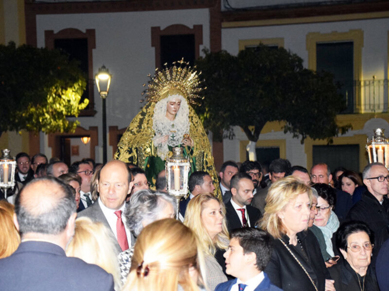 Traslado de las imágenes de la Vera-cruz de Alcalá del Río por motivos de obras