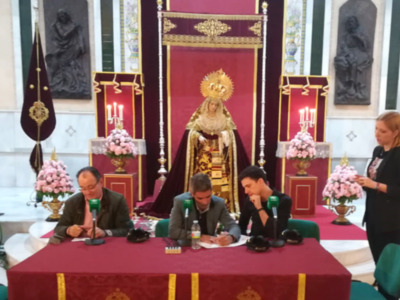El Llamador de Huelva desvela su portada desde la Iglesia del Carmen
