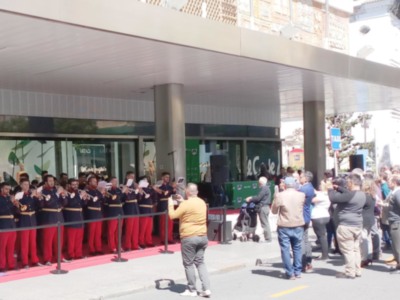 Ambiente de pre Semana Santa en las calles de Sevilla