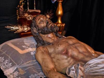 La Real Liga Naval Española invitada en la estación de Penitencia del Santo Entierro de Sevilla.