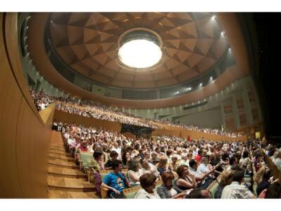En la mañana de hoy ha tenido lugar el acto de la firma del III Convenio Colectivo del Teatro de la Maestranza y Salas del Arenal S.A.,