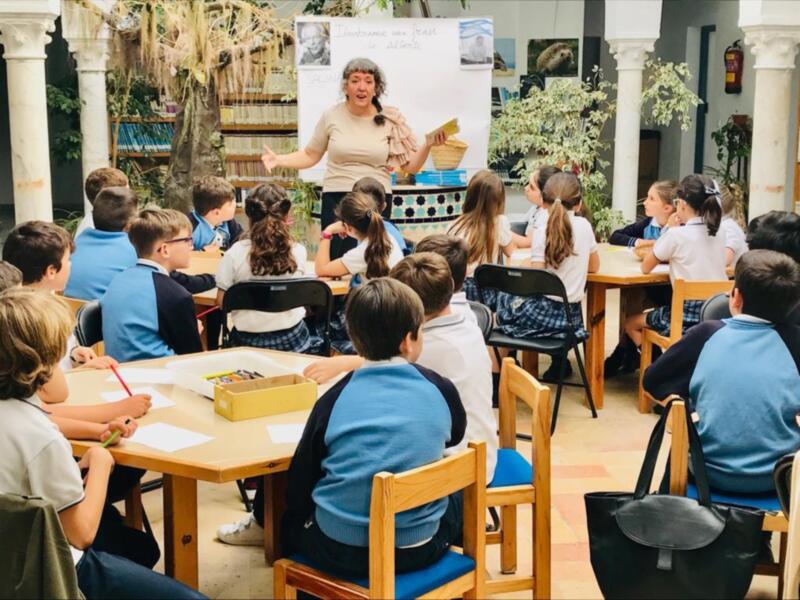 Un taller infantil abre el programa ‘Rafael Alberti a galopar, a galopar’ que se desarrollará en la biblioteca municipal durante el mes de mayo