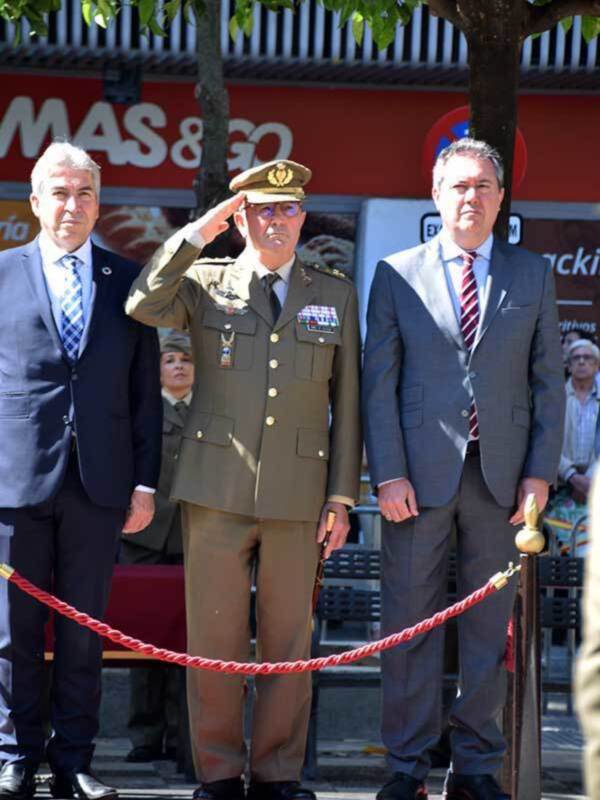 En el homenaje a el capitán Luis Daoiz estuvo el Regimiento de Artillería Antiaérea nº74.