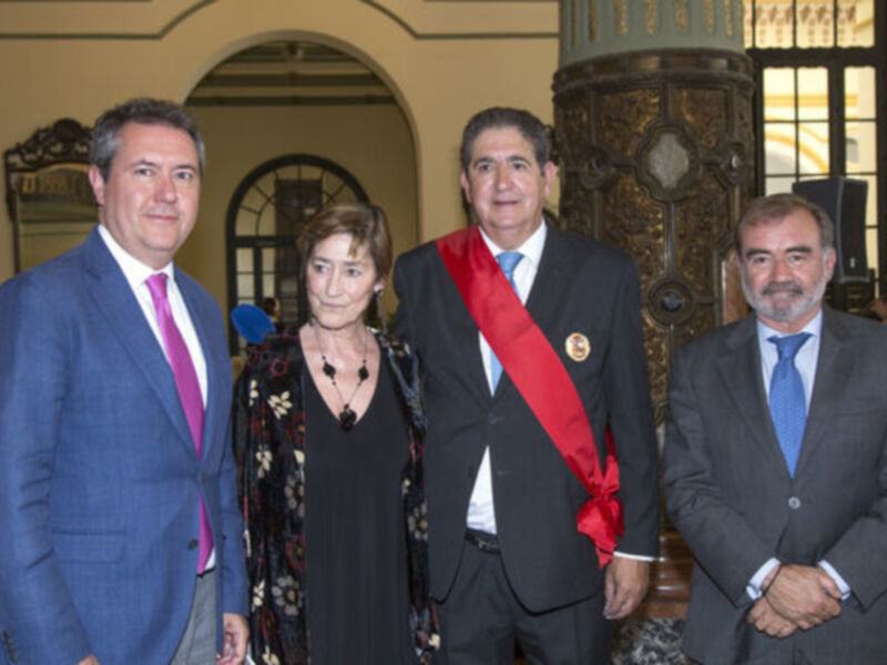 VIDEO COMPLETO Más de 400 juristas homenajean a José Joaquín Gallardo por sus 24 años como decano  de Abogados de Sevilla