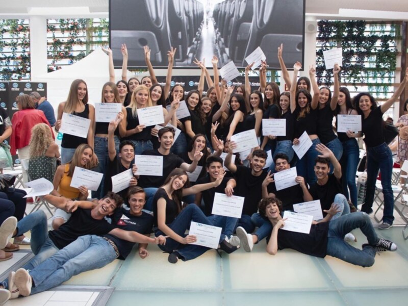 Clausura de la Escuela de Modelos ESSDM en el centro comercial Airesur