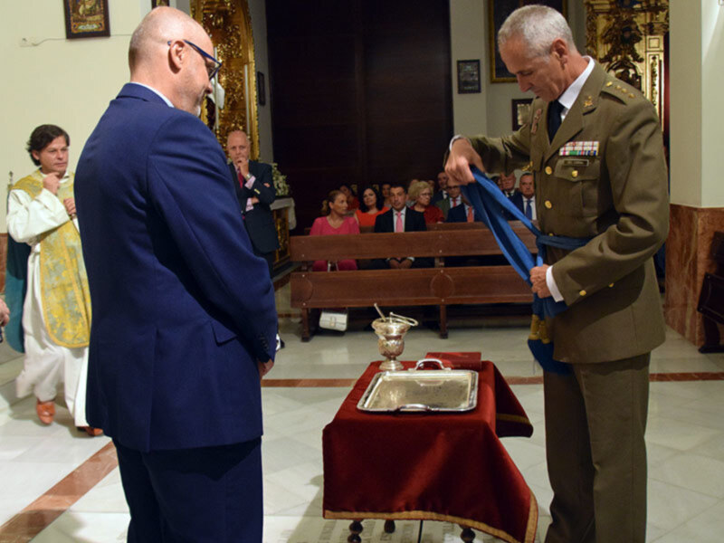 Ofrenda de la faja de Estado Mayor del Coronel D. José Luis del Corral Gonzalo.