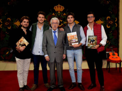 El conjunto de los “Toneleros” cantaron sevillanas y rumbas el el Circulo de Labradores