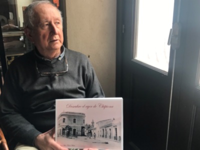 Juan Luis Naval publica un nuevo libro que desvela aspectos del ayer chipionero a través de fotografías y postales antiguas