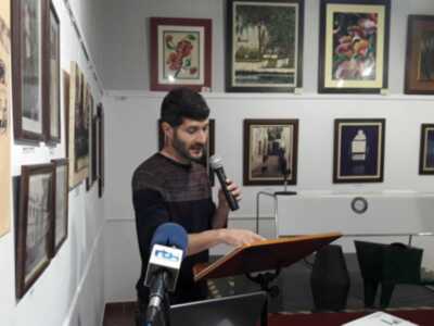 El historiador y concejal Sebastián Guzmán ofreció en su conferencia una completa visión sobre la historia del vino en Chipiona