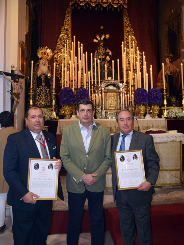 La Hermandad de San Isidoro de Sevilla, celebró los 75 y 50 aniversarios de un grupo de hermanos.