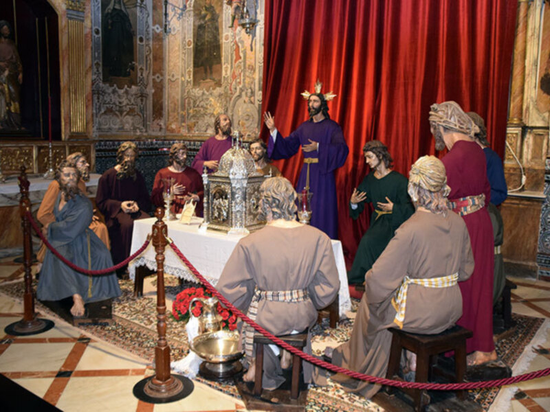 Una Fotografía de Carlos Delgado Soto con la imagen de la Virgen del Subterráneo, anunció la Semana Santa en la tertulia “El Costero”.