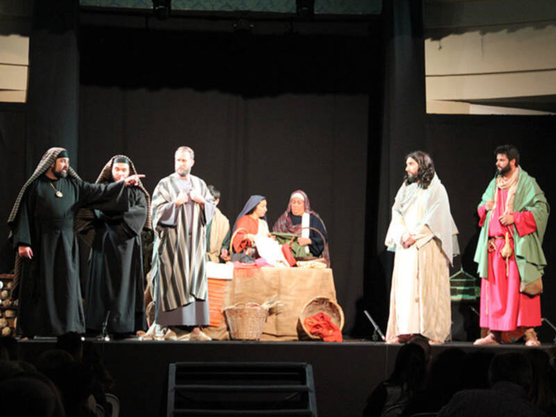 “Pasión y Triunfo” obra teatral en la que se narra la vida de  Cristo en la Hermandad de la Vera- cruz de Alcalá del Río