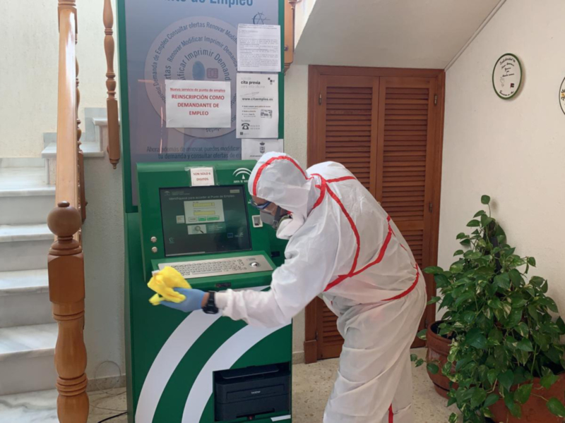 Mañana comienzan en Chipiona los trabajos de desinfección de servicios especializados contratados por Diputación