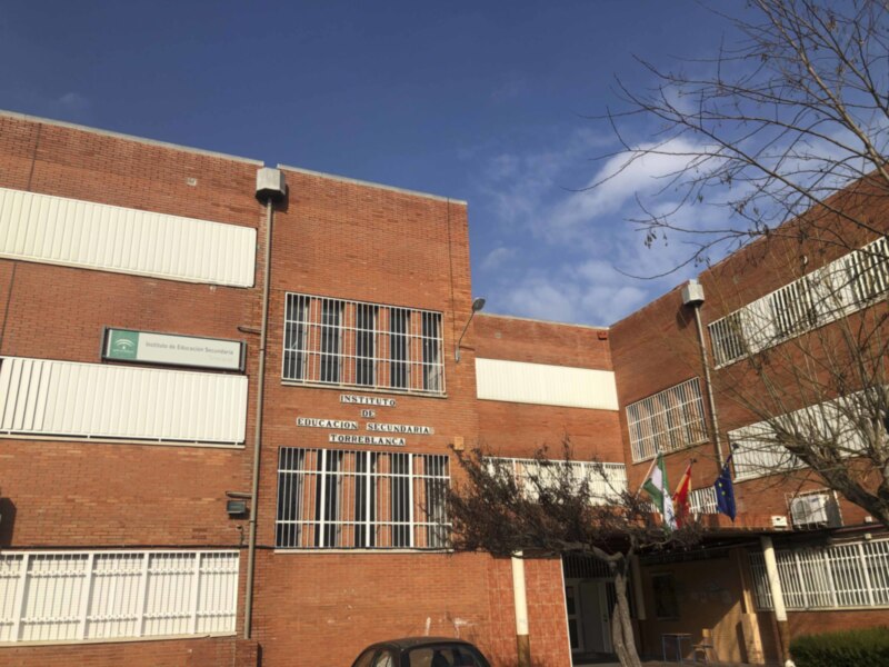 Una profesora de Torreblanca lidera un movimiento solidario para ayudar a los vecinos más necesitados