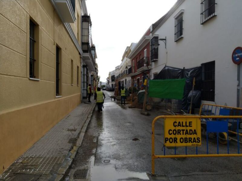 Reanudadas las obras de la calle Larga y el Centro El Camaleón