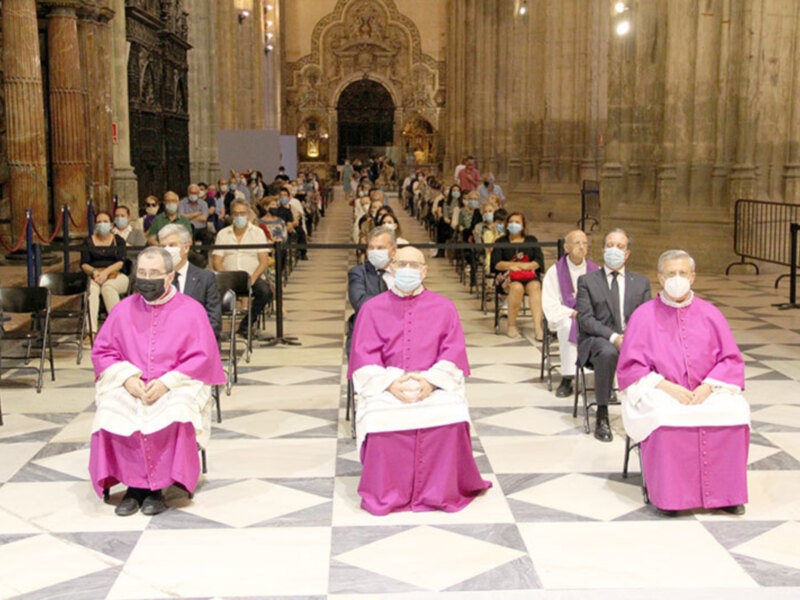 Funeral en recuerdo y homenaje a las víctimas del coronavirus en la Catedral  Sevillana.