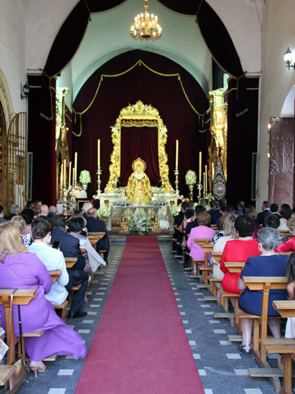 La Hermandad de la Soledad, de Alcalá del Río celebró el XXIV Aniversario de la Coronación de su virgen mariana