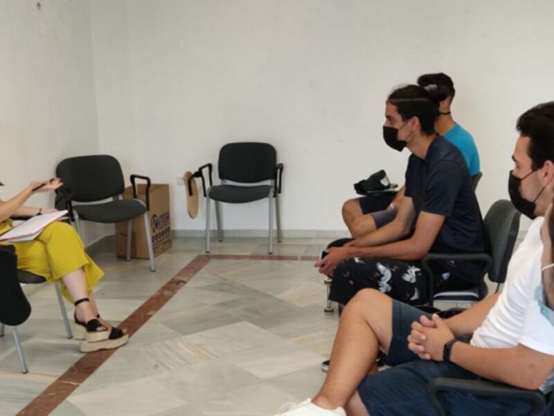 La delegada de Juventud estudia habilitar una parcela municipal como centro juvenil para la práctica de skateboard, grafitis y otros