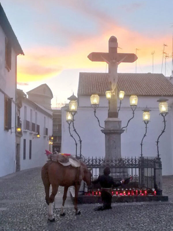 Morante ante el Cristo de los Faroles
