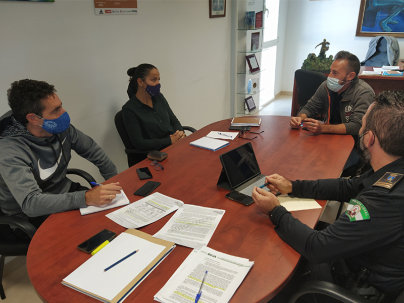 Delegación de Deportes y Policía Local definen las nuevas condiciones para la práctica deportiva en Chipiona en prevención de contagios