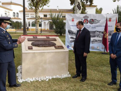 El Sevilla FC homenajea a la Base Aérea de Tablada Hispalense