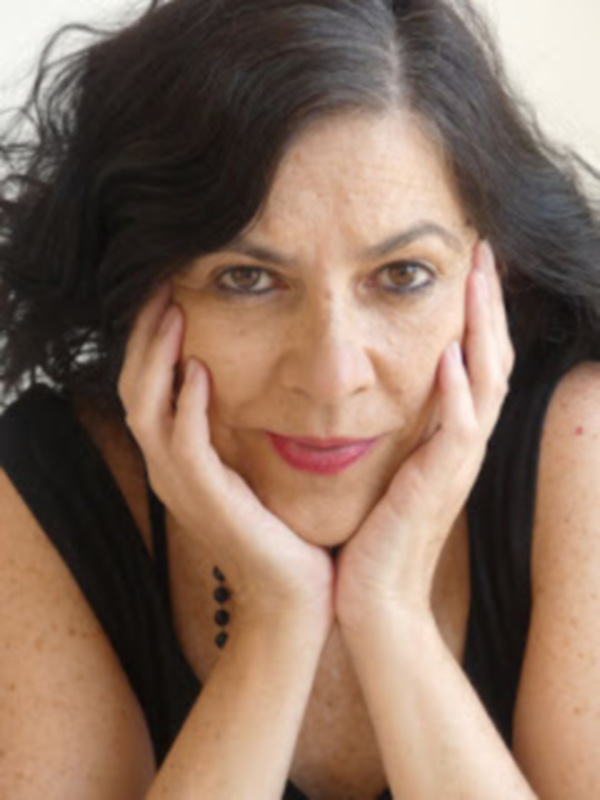 Conociendo a la escritora: Juana Cortés Amunarriz