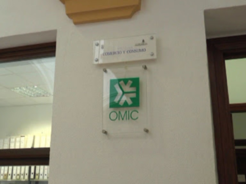 La OMIC de Chipiona asesorará a los afectados por el cese de actividad de clínicas DENTIX al declararse en concurso de acreedores