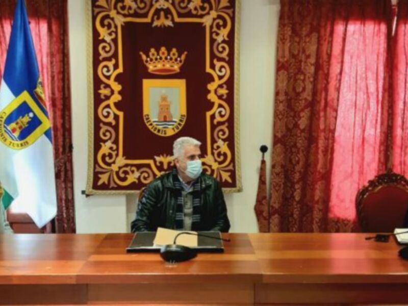 Luís Mario Aparcero y María Naval piden al senador socialista Alfonso Moscoso apoyo para impulsar reuniones pendientes con Ministerios